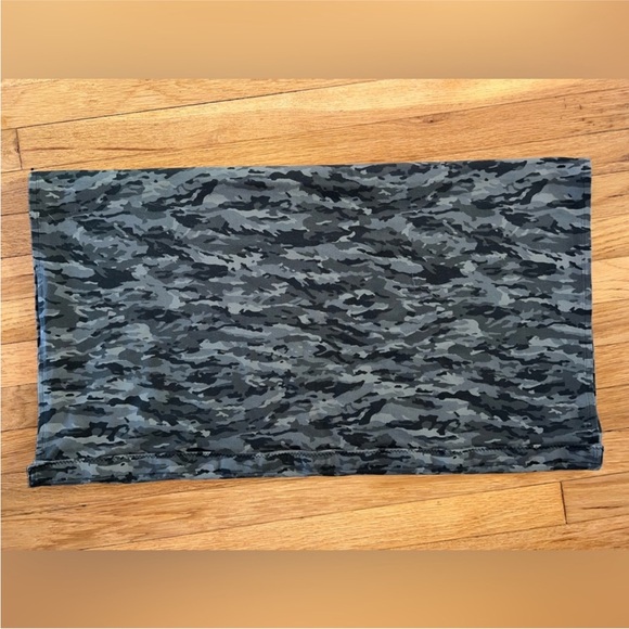 Lululemon vinyasa scarf - new - Picture 3 of 5